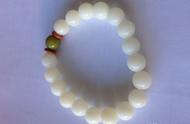 白玉菩提根手串：为您的生活增添一抹亮色 White Jade Bodhi Root Bracelet: Adding a Dash of Color to Your Life