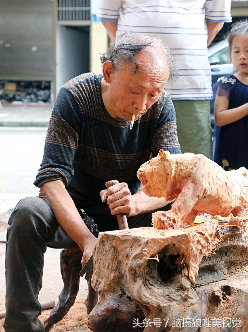 神奇！“大病将死” 迷上根雕竟成救命“药”，后来成为根雕大师